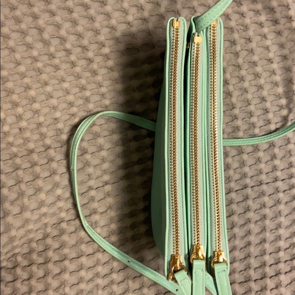 Mint green purse - Picture 3 of 3